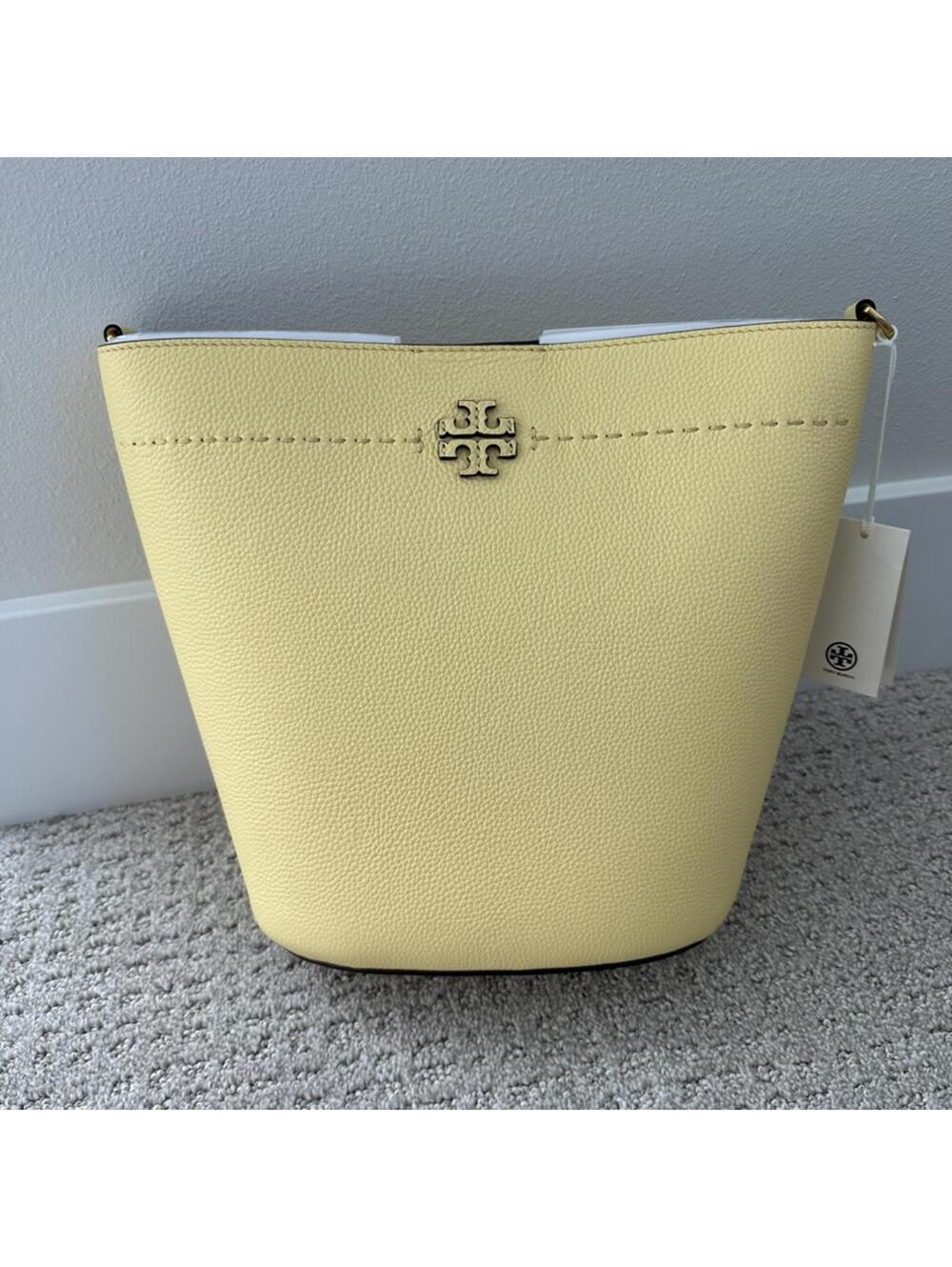 Tory Burch McGraw Leather Bucket Bag Vintage Yellow NWT FLAW - Picture 4 of 9